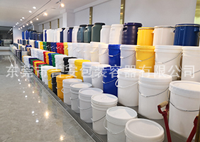 哈尔滨熟妇吉安容器一楼涂料桶、机油桶展区